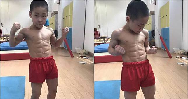 Kisah Sedih di Balik Bocah 7 Tahun yang Punya Perut Sixpack