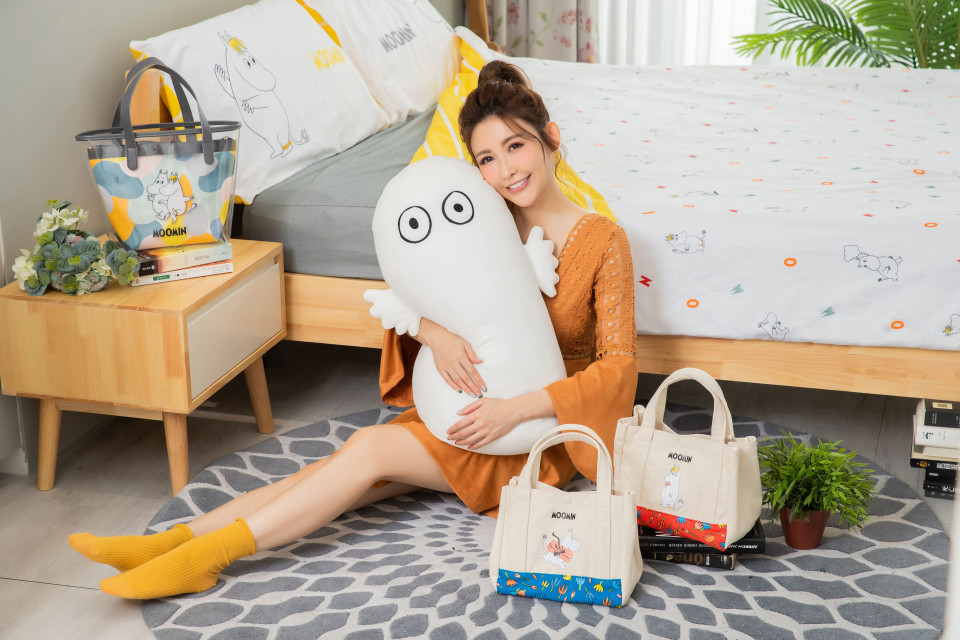 康是美 X MOOMIN75週年加價購活動，4/1～4/14「MOOMIN一覺好眠寢具組」限量6000組，加購價1099元