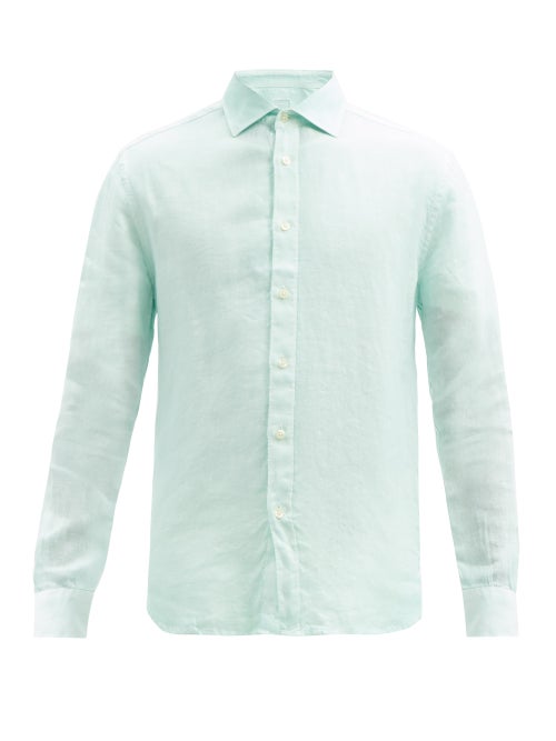 120% Lino - Refresh warm-weather looks with the pistachio-green shade of 120% Lino's shirt. Crafted 