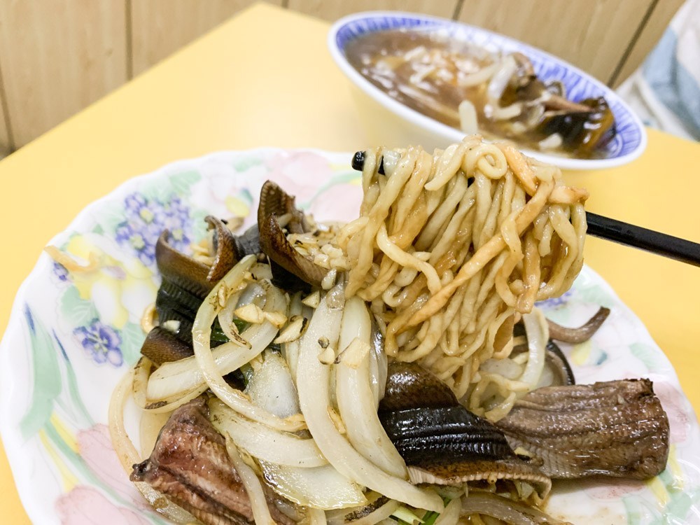 志明炒鱔魚意麵, 東區鱔魚意麵, 東區腰只湯, 台南鱔魚意麵, 台南小吃