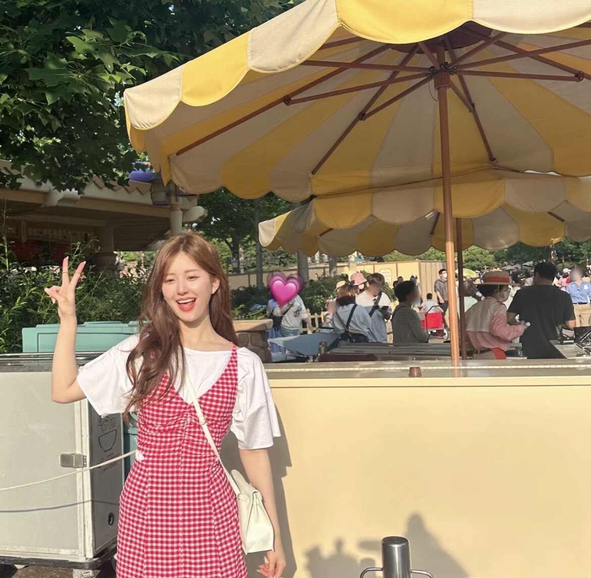 2023趙露思私服同款包包：跟著揹PEDRO質感和年輕兼具、「這一牌」過半超厲害！