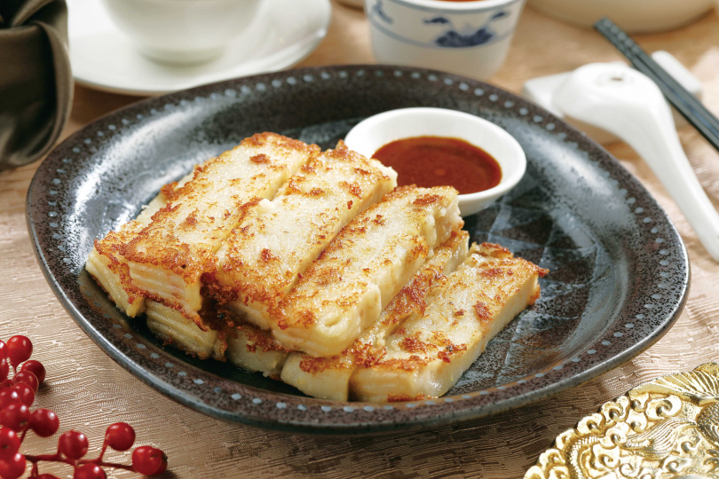 應客人要求開賣的「廣式蘿蔔糕」，不論香煎或與XO醬一起炒都很美味。（原價188元，防疫價128元）（圖／于魯光攝）