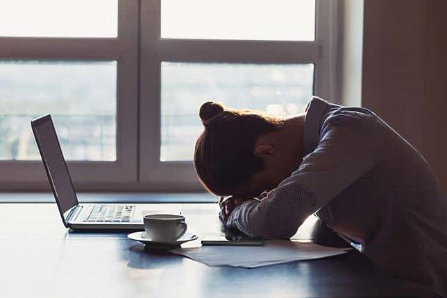 Bedanya Burnout Syndrome dan Stres Kerja