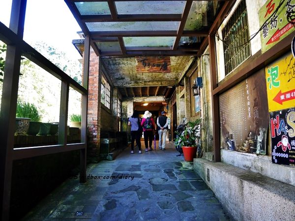 【石碇一日遊】#石碇老街 #必吃陳記養生恬點 #百年石頭屋 #不見天街 #淡蘭古道 #許家麵線 #千島湖 (29).JPG
