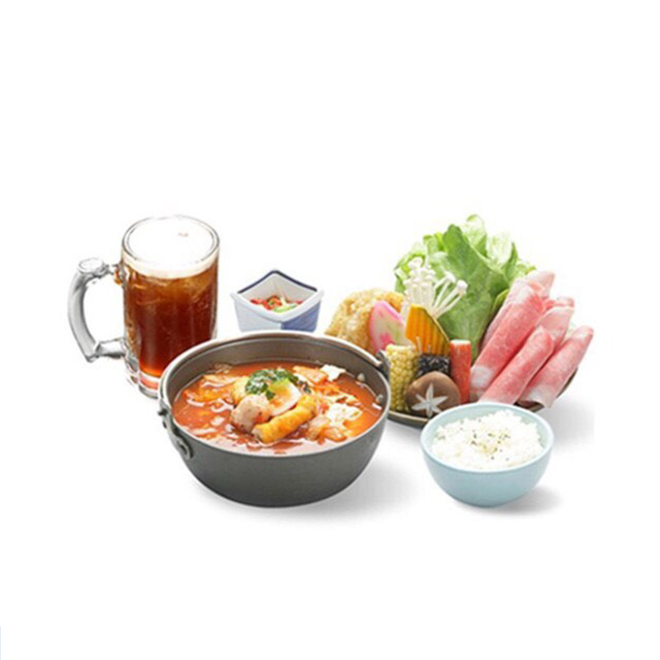 套餐包含鍋品、菜盤、附餐飲料(冰∕熱)、主食(任選：白飯、冬粉、茶麵)。 使用說明： 1.限台灣本島使用。 2.商品供應以各店現場為準，建議先致電詢問商品狀況。 3.價格內含10%服務費，供餐時間依各