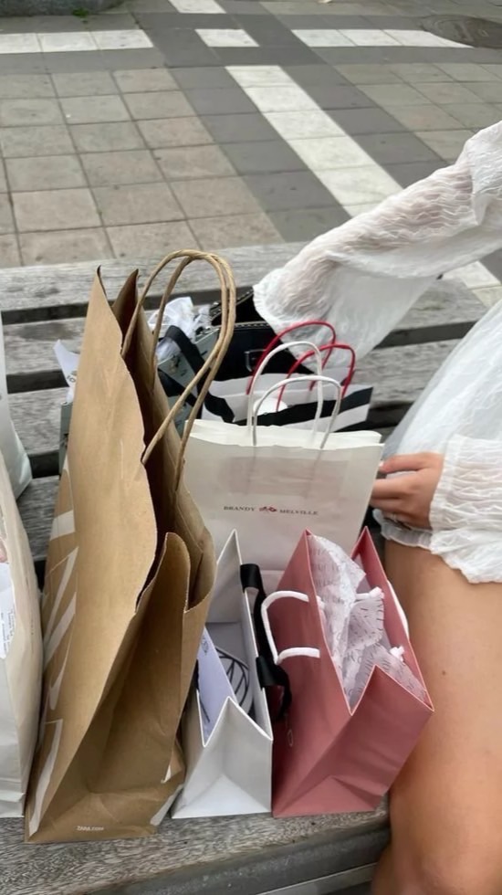 🌱🛍️รับหิ้วjellynbkk(กระเป๋า,เสื้อ,คสอฯ)💃🏻💌🐰✨