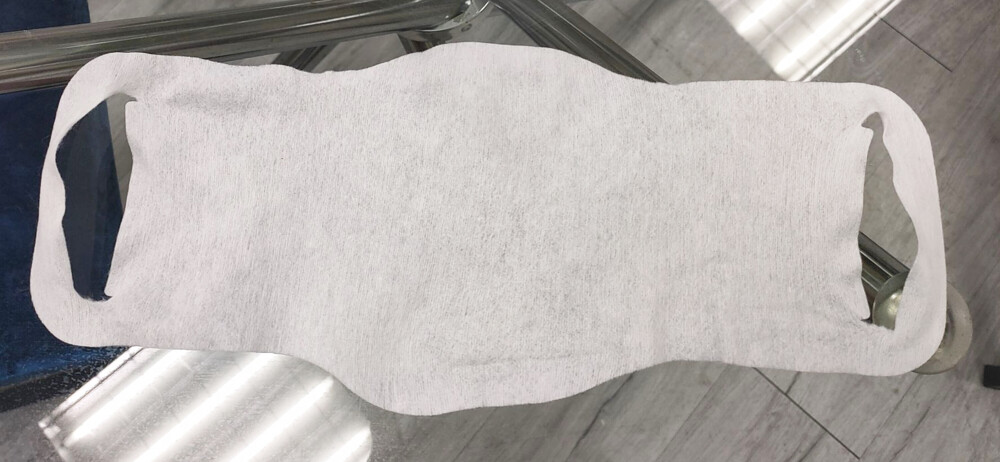 ☛成人/兒童皆可使用 ☛可搭配{布口罩、平面口罩、立體口罩使用} 台灣製 規格：1袋120片 餐飲及牙醫掛號小姐，幼兒園老師，髮型設計師都用這款 此商品沒有附口罩。口罩等不能在網路販售，為避免刑責，無