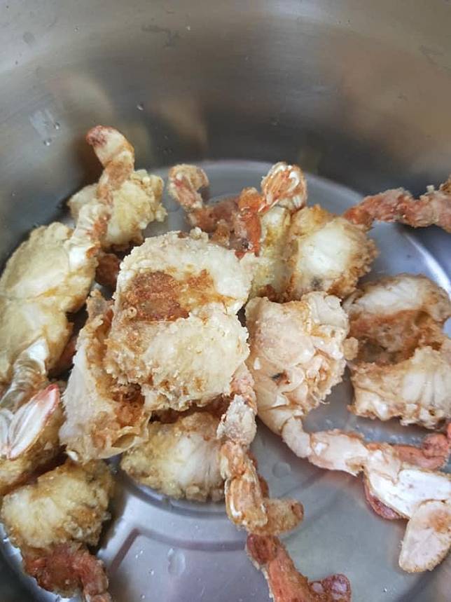 ▲扁蟹蟹身吃法多元愛怎麼吃就怎麼吃（圖/奧丁丁市集）