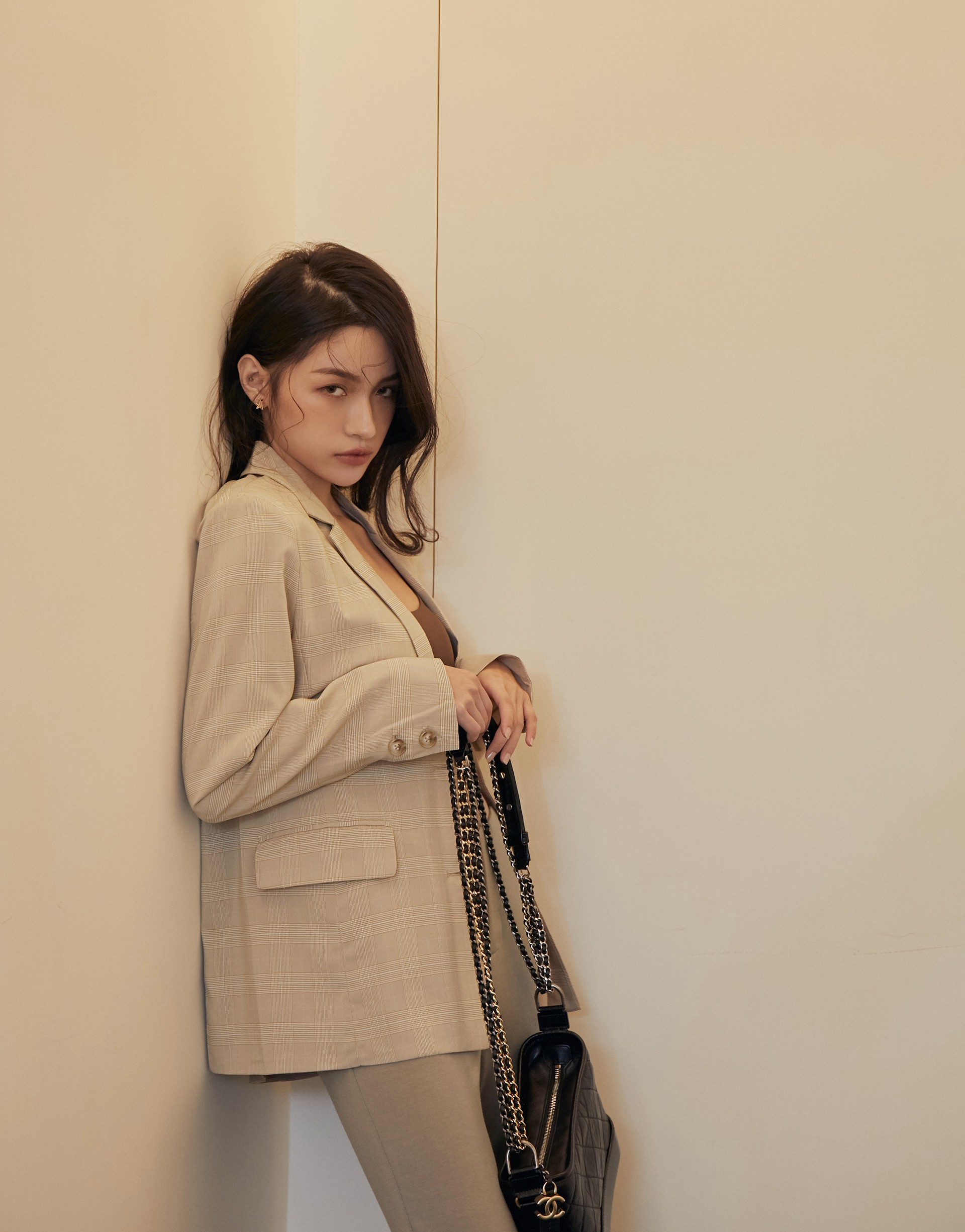 百搭款式/有內裡/兩側有口袋/修飾身形/簡單百搭/有墊肩/低調格紋