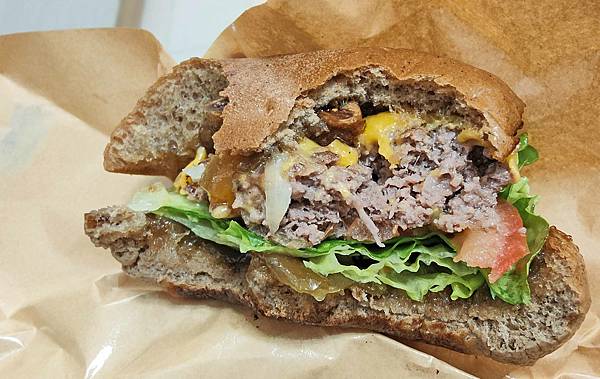 miniB 手作漢堡-隱藏在巷弄裡！２００元不到就能品嚐到美味的美式漢堡