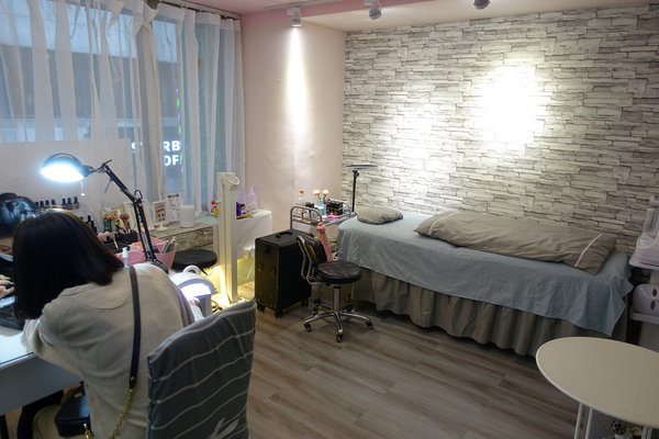 北市平價霧眉-An's安婕絲半永久紋繡美學，北車推薦霧眉，霧眉4999、隱形眼線2500(含補色)、修眉、男士飄眉，專業便宜台北霧眉