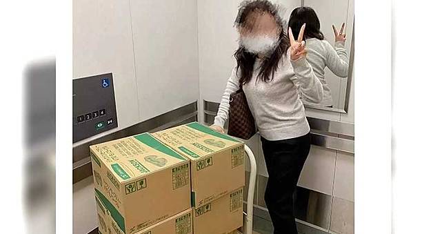 搜刮口罩轉賣中國「發災難財」　厚臉皮求醫生：送我十箱就好…
