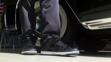 Entourage x Nike SB “Lights Out” Premium Dunk Low