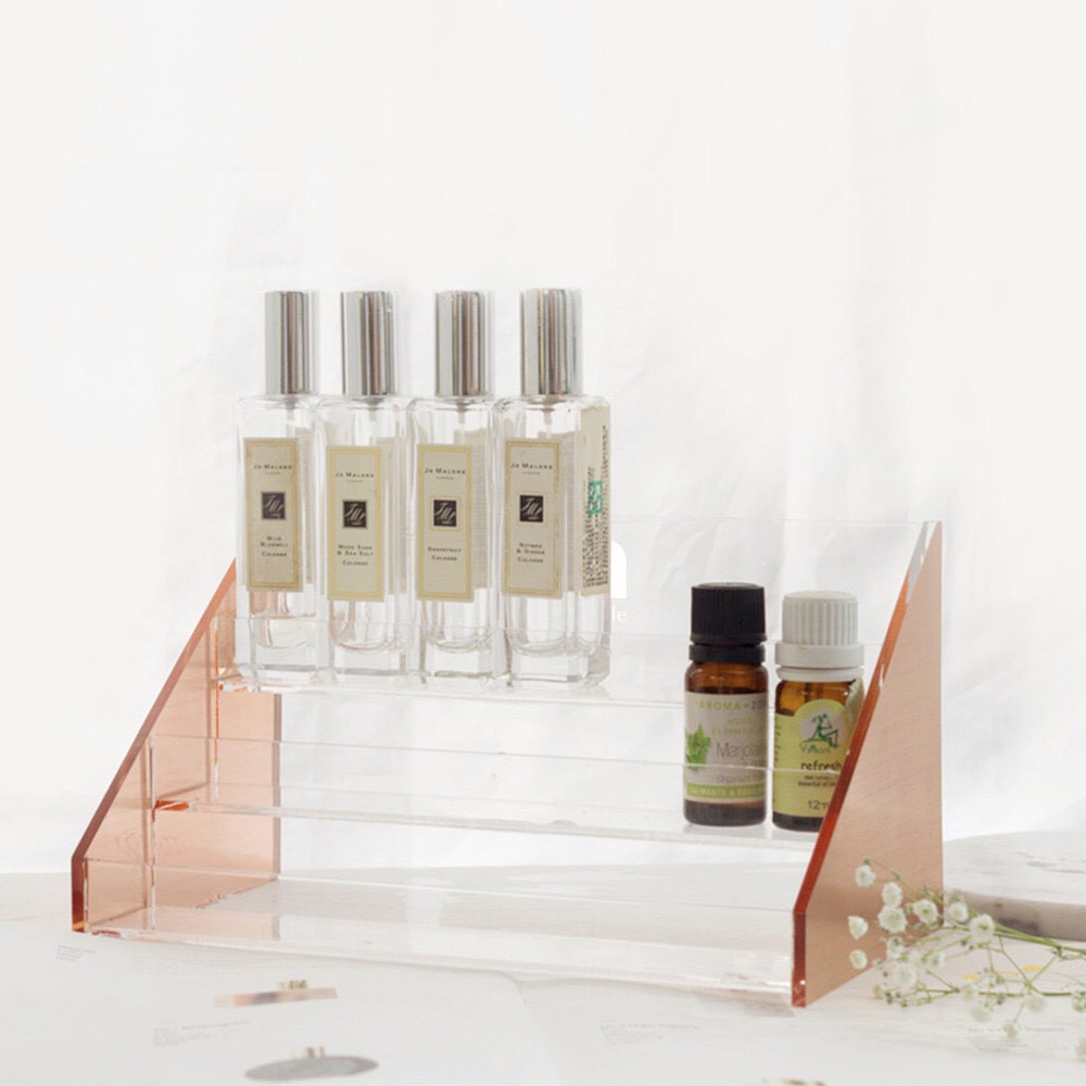 單格腮紅、眼影。一致的玫瑰金色調，都讓桌面更顯和諧療癒。香水商家、SPA、專櫃、化妝品牌的最愛。送禮自用的最佳選擇！外盒為簡約文青紙盒設計，送給閨蜜和親朋好友吧～是提升居家風格和店內陳列展示的精品選擇