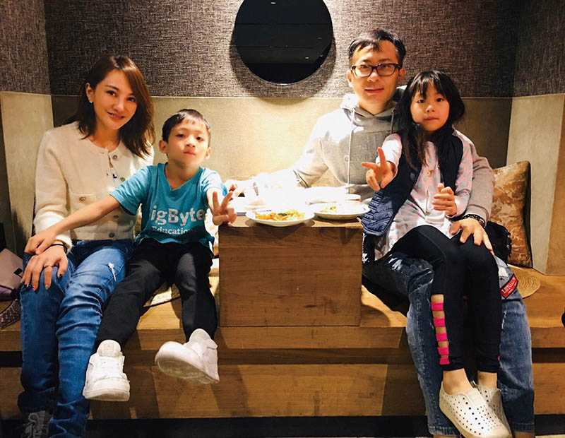 10年前和老公相遇、結婚，王宥忻婚後不僅還清千萬債務，還先後生下一女一子，生活幸福美滿。（圖／王宥忻提供）