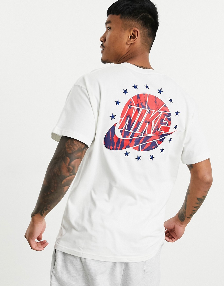 T-shirt by Nike This item is excluded from promo Crew neck Short sleeves Nike logo print to chest an