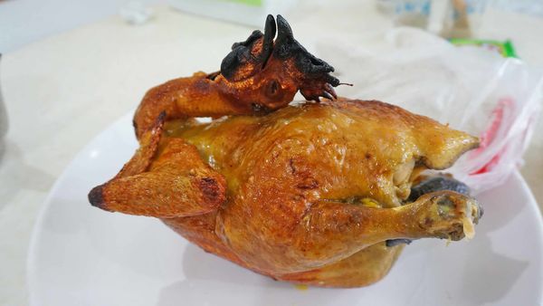 【新店美食】烏來新福山烤雞甕仔雞-外皮酥脆的烤雞美食