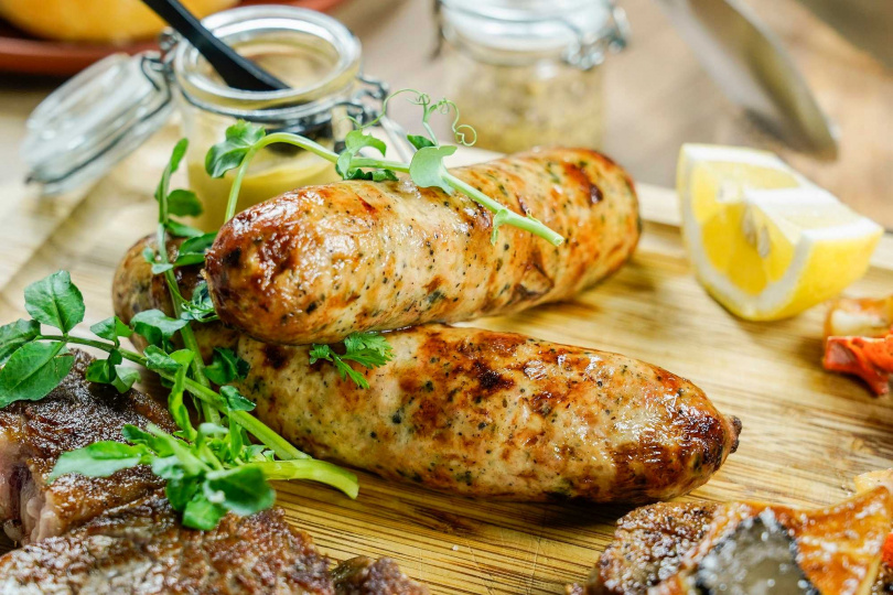 德國手工松露豬肉香腸。(圖／台北君悅酒店提供)