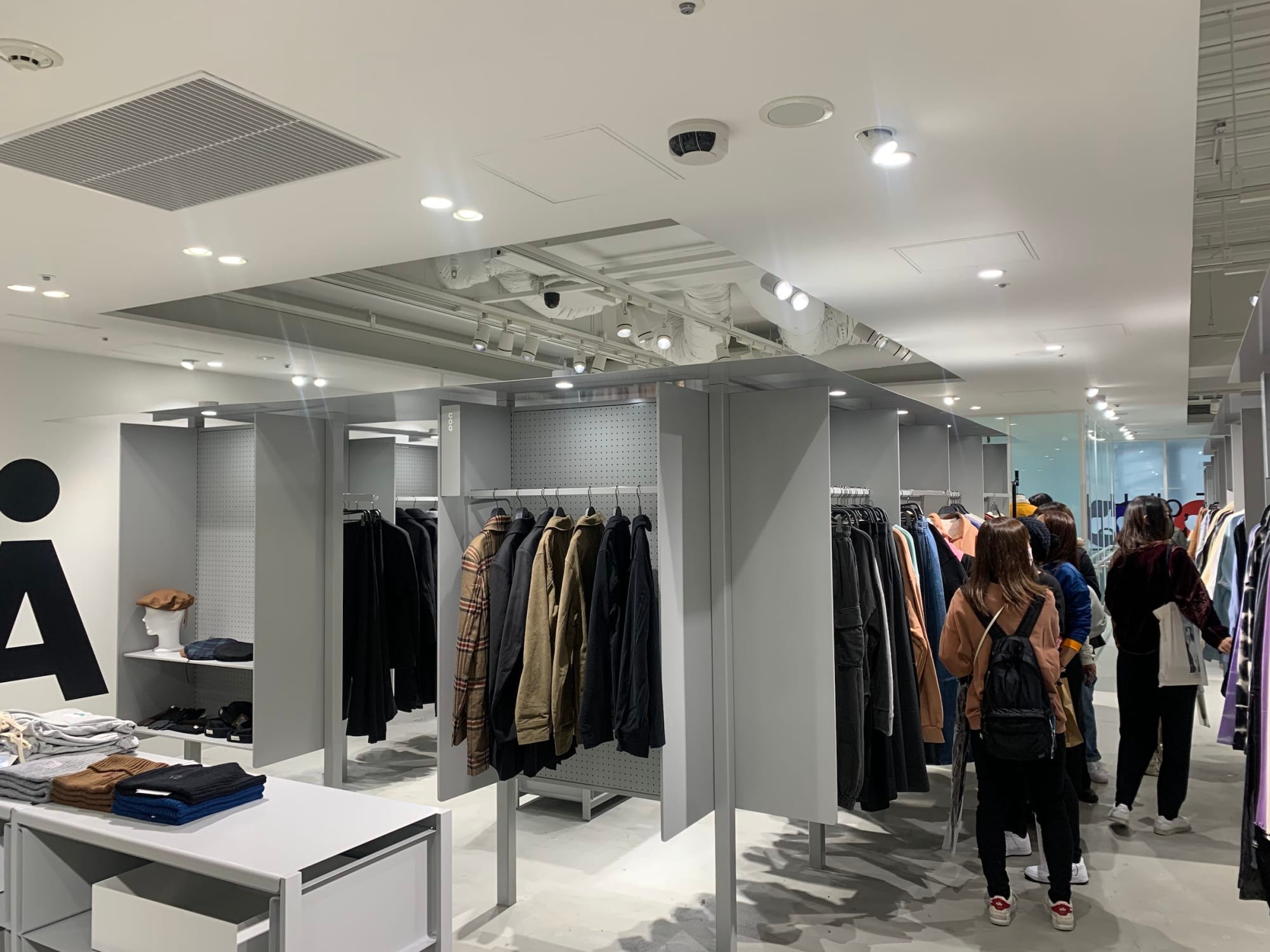 韓国の人気セレクトショップ エーランド が上陸 開店前から100人以上が行列