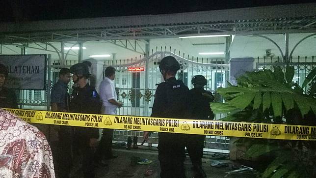 Kronologi Penusukan 2 Anggota Brimob di Masjid Dekat Mabes Polri