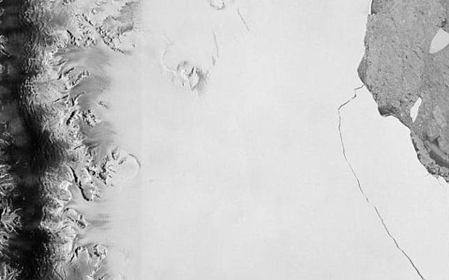 Gunung Es 1 Triliun Ton Lepas dari Antartika