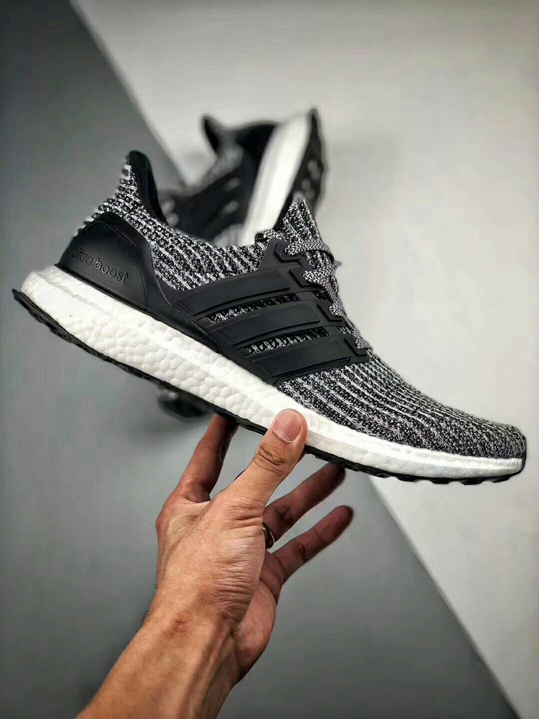 Adidas Ultra Boost 4.0 情侶款