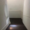 そっと消える、白い羽根の囁き