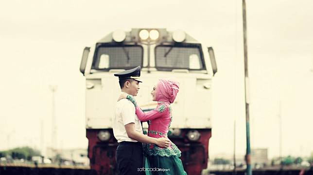 20 Inspirasi Foto Prewedding Kenakan Seragam Profesi Brilio Net Line Today