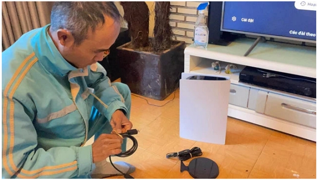 PS5路由器真人版，越南玩家串通遊戲店員工穿網路公司制服來家裡「裝PS5網路」