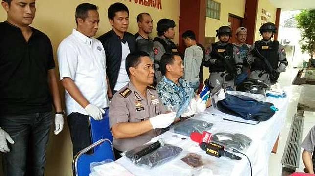 Kabid Humas Polda Metro Jaya Argo Yuwono saat rilis pelaku perampokan terhadap Davidson di Rumah Sakit Polri, Kramat Jati, Jakarta Timur, Sabtu (17/6/2017). (Suara.com/Nikolaus Tolen)