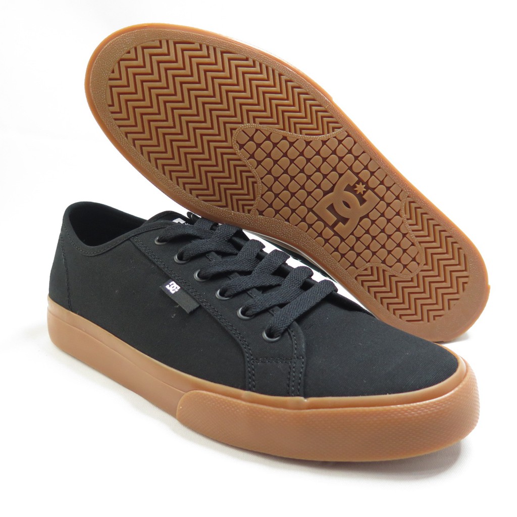 #DC #休閒鞋 #滑板鞋 #MANUAL #焦糖底門市同步販售，請先詢問庫存！◇所有商品皆100%公司正品，販售商品皆開立發票開立的則為電子發票，敬請安心選購◇本賣場商品照片均為本賣場實物拍攝而成，