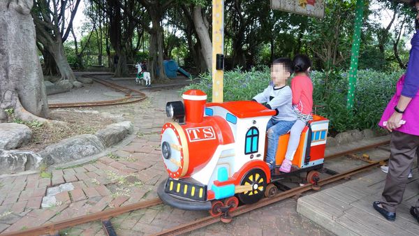 【桃園景點】羊世界牧場-有如一座小型動物園，還可以餵羊的好玩親子景點