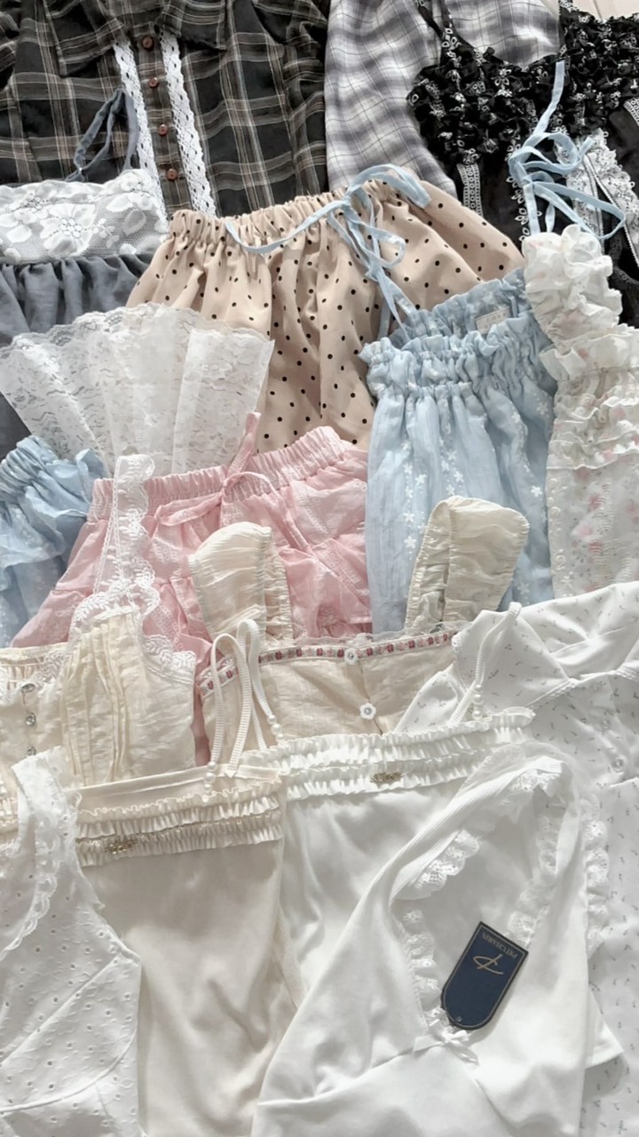 สายฟ้าจะขายผ้าาา ૮ ․ ․ ྀིა '🧺