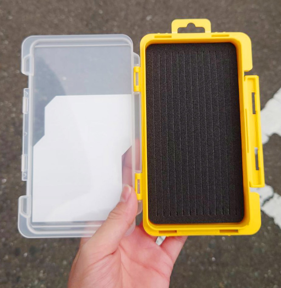 コンパクトでフックを綺麗に収納できる スリットフォームケースj 購入インプレ