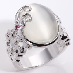 ◎大克拉寶石 頂級珠寶手工製作|◎◎手工訂製款，全採用天然月光石|◎◎天然月光石帶貓眼效應◎女人一輩子裡，都應擁有天然寶石◎市面少見高貴大克拉月光石，值得珍藏！品牌定位:流行品牌品牌:寶石方塊尺寸:主