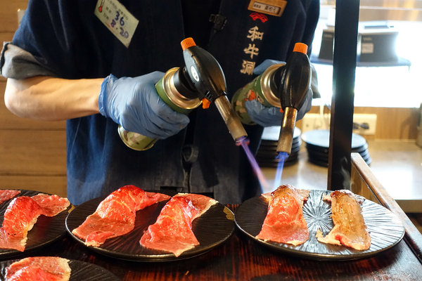 和牛涮日式鍋物放題台北忠孝東店(菜單價位、訂位、生日優惠、小孩收費)，聚餐或一個人都能享用的超值和牛三吃