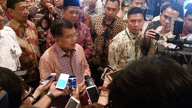 Wapres Tolak Jelaskan Isu Reshuffle Jilid III