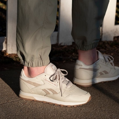 Reebok官方旗艦 CLASSIC LEATHER 休閒鞋 女 HQ2233