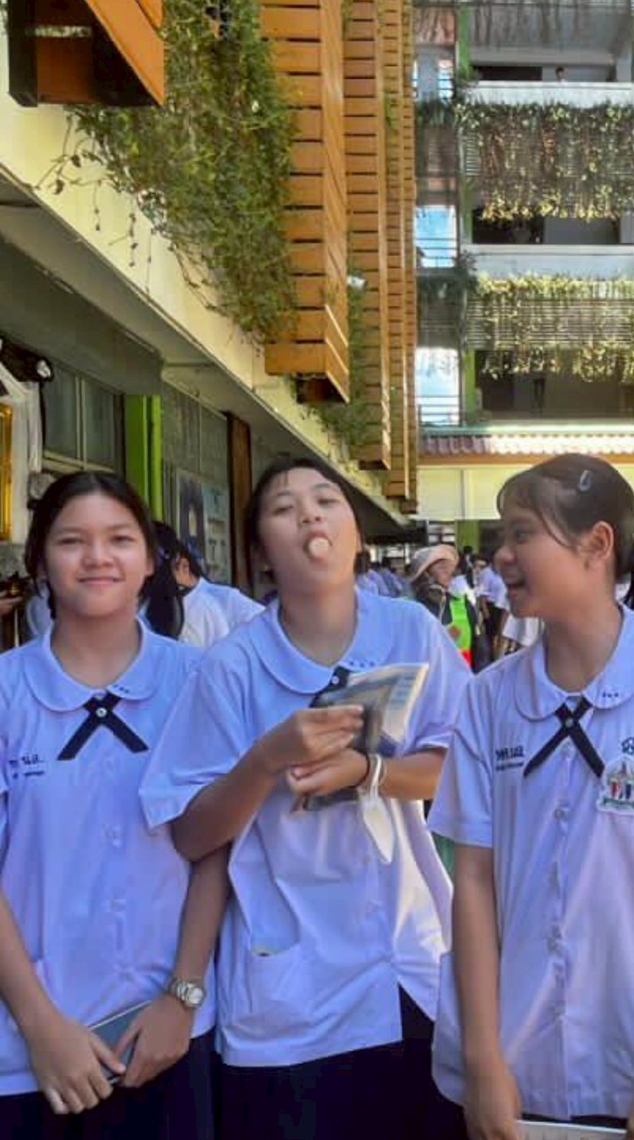 ขนส่งงานเถื่อน