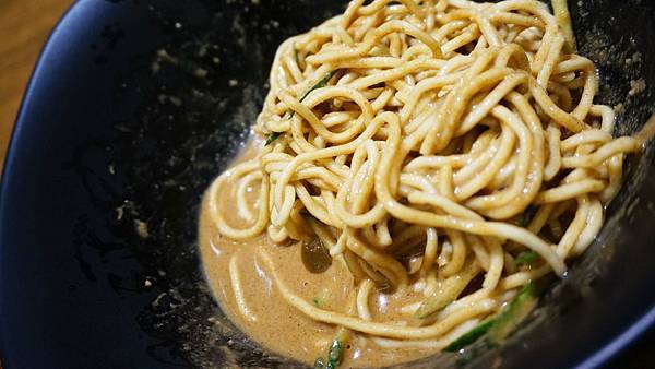 【台北美食】芝香雞肉飯 芝香涼麵-從早開到凌晨，許多人喜愛的宵夜小吃店