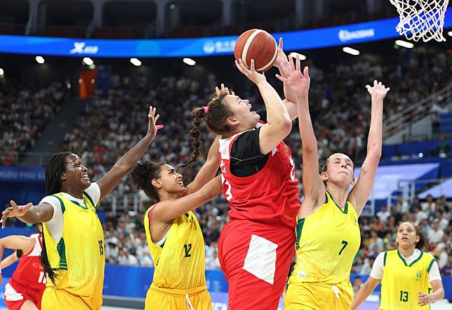 Brasil bate os EUA no basquete e vai à final em Chengdu