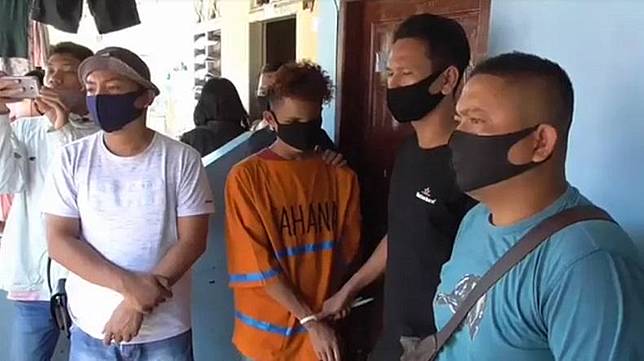 Remaja Jual Pacar, Usai Kencan Cuma Diberi Rp 100rb, Polisi Temukan Pedang Dan Parang di Kontrakan 