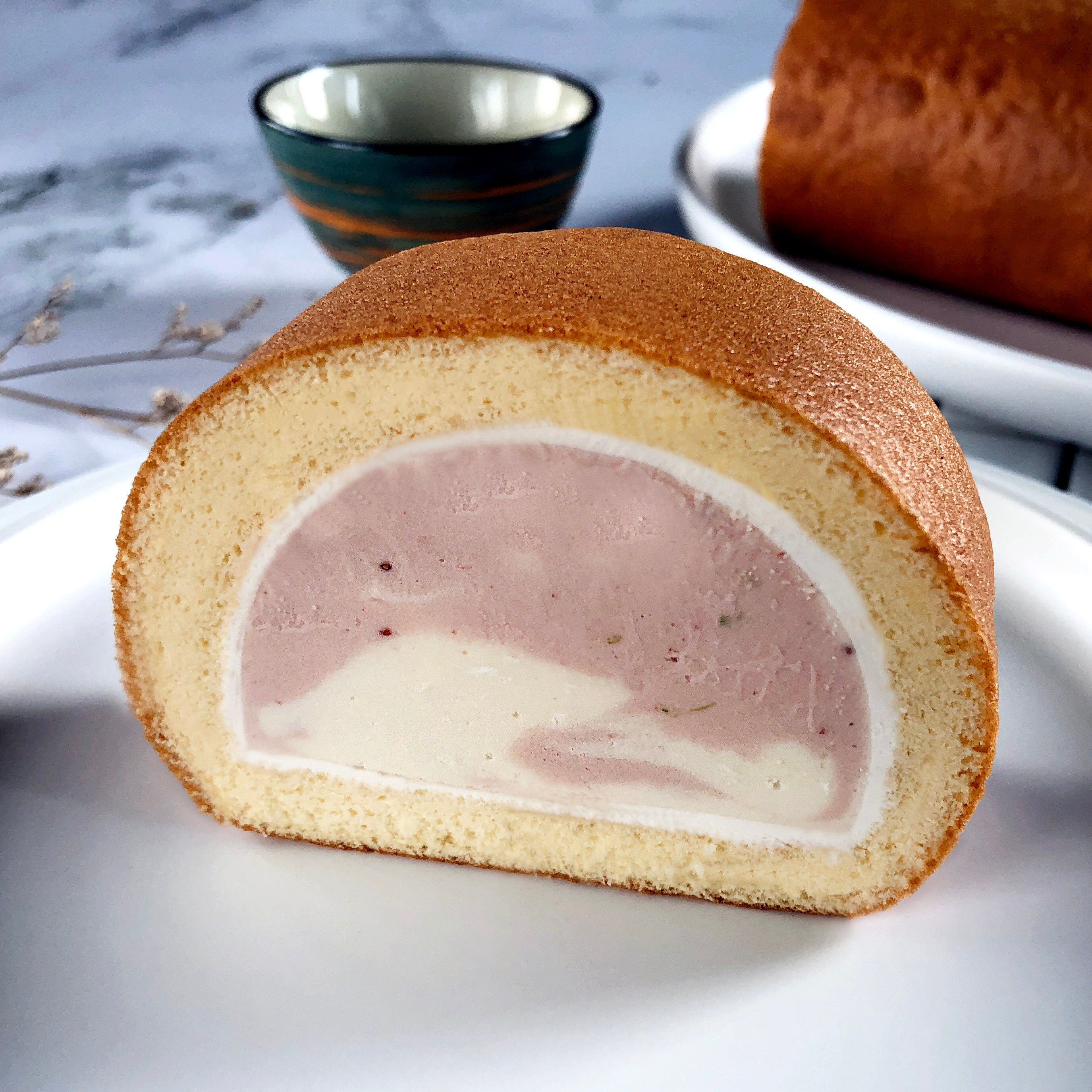 Our Bar 草莓白色戀人雪捲 450g/條 下午茶甜點 冰淇淋蛋糕捲