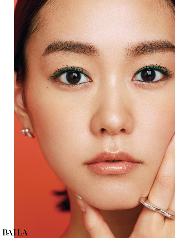 夏新色メイク図鑑 Rmk からプレイフルな大胆アイライナーが登場 Baila News