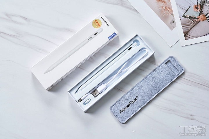 貼心的是，如果是購買經典白的 NovaPlus Pencil A7 就會附上白色的 Type-C 充電線，若是購買星曜黑款式，則會附上黑色的充電線，整套使用的感覺超棒！
