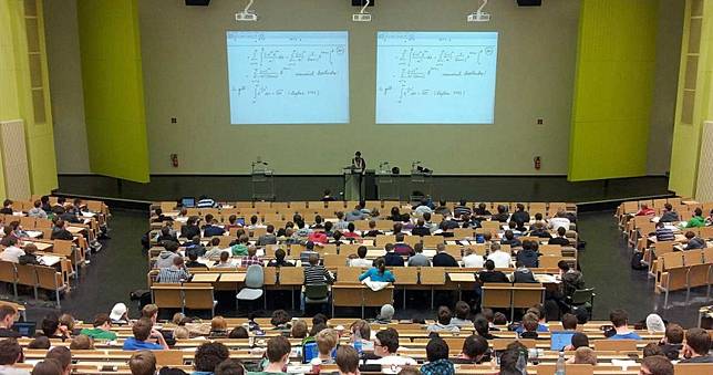 用身體換學費？美248萬大學生「上網找乾爹乾媽」　約會賺學費