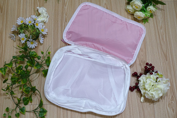 美極品神奇衣物縮小包，旅行壓縮袋推薦，防潑水處理不怕弄濕，衣服不會變皺、髒衣服可分開放，用手輕鬆壓縮有效節省空間的衣物收納袋