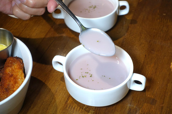 新竹東區竹科人及交大學生聚餐約會美式餐廳，LALA Kitchen新美式餐廳新竹科園店，餐點份量多楓糖鬆餅炸雞超好吃(含LALA Kitchen菜單) 