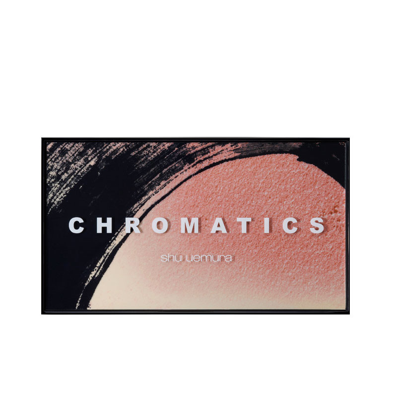 時尚大師9色眼影盤 [限量秋冬新色]，搭上Pantone 2020代表色藍色，調配出亞洲黃皮也適合的 [電光藍] 眼影，以科技生活的快步調為發想，調製出現實與數位衝撞的藍色調；[霓光橘] 飽和的橘紅色