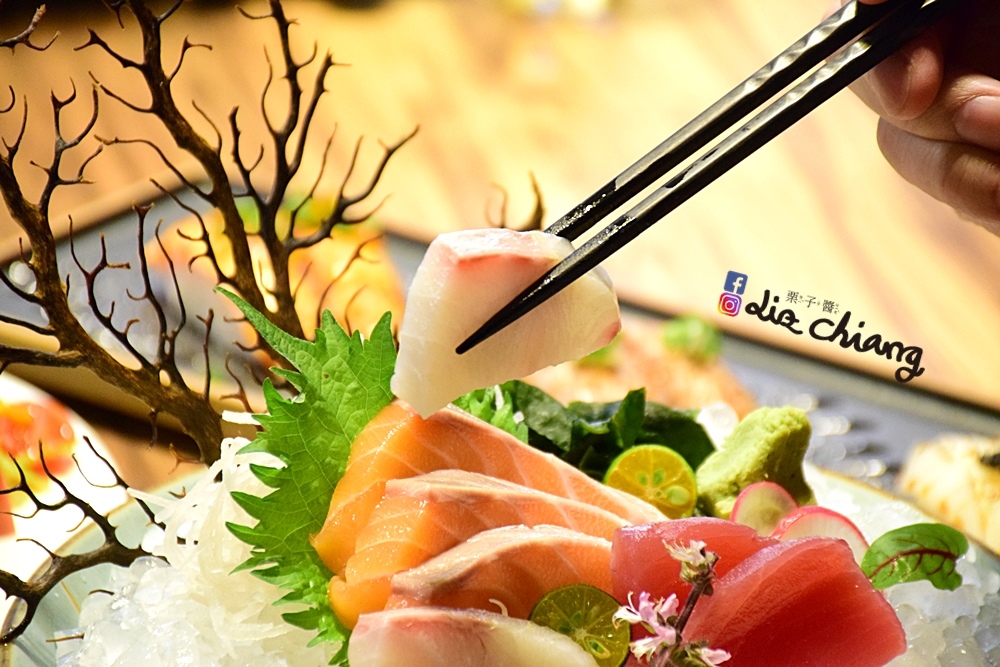 【台中公益路美食】手信大佬日式料理DSC_0084Liz開懷大笑看世界.JPG